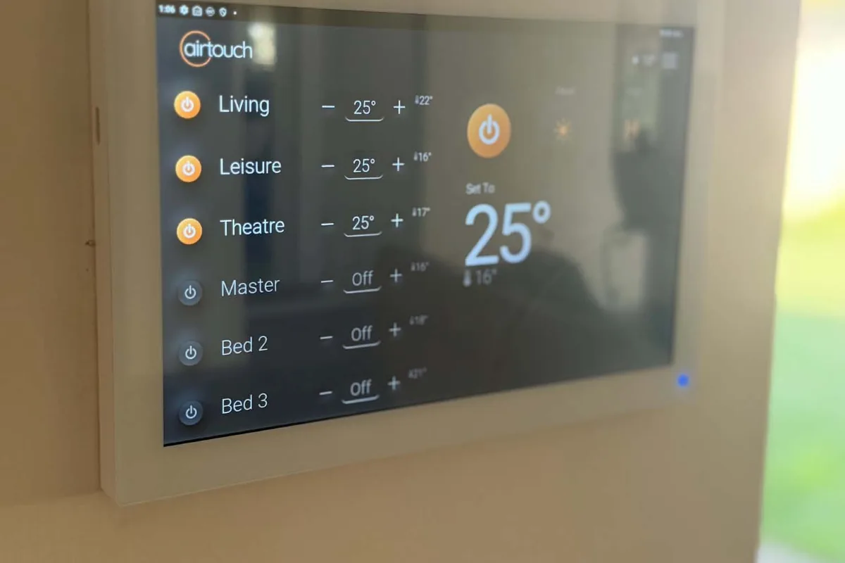 Wall-mounted air conditioning zone controller